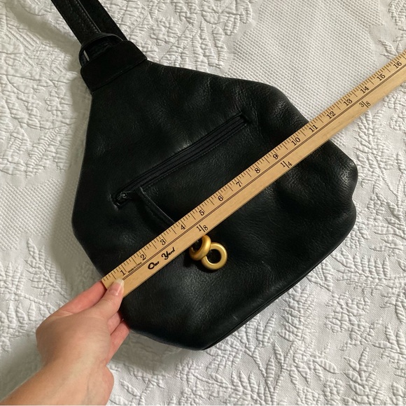 Vintage 90s Y2K Lord & Taylor pebbled leather sling backpack purse bag - Picture 5 of 12